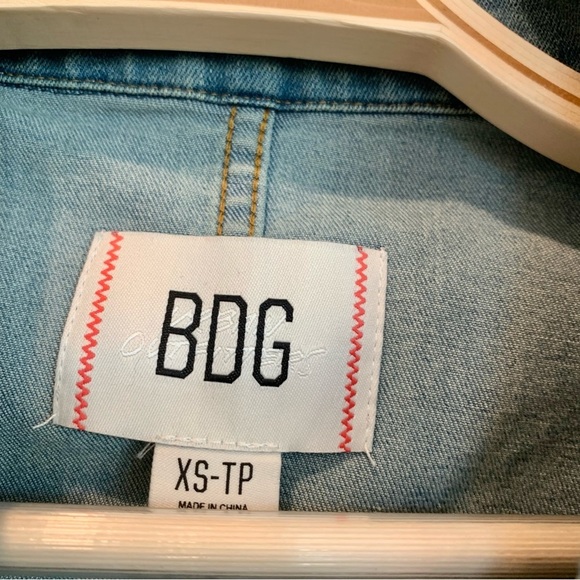 UO Urban Outfitters BDG Medium Wash Stretch Denim Blazer Jacket - Picture 6 of 7